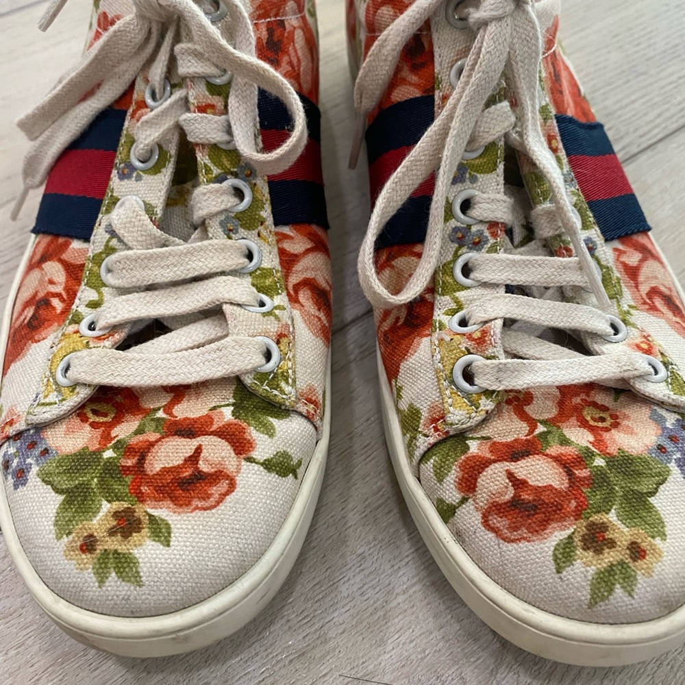 Gucci Floral Canvas Sneakers.  38.5